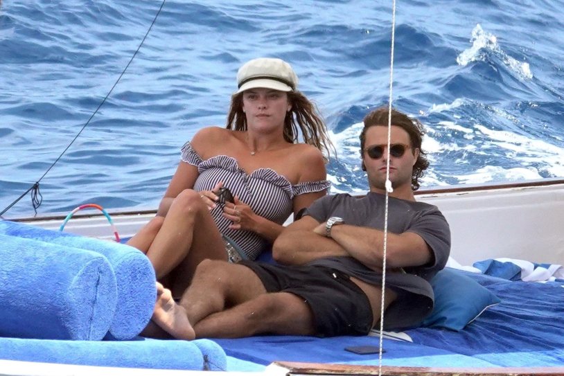 Heidi Klum and Tom Kaulitz on the beach