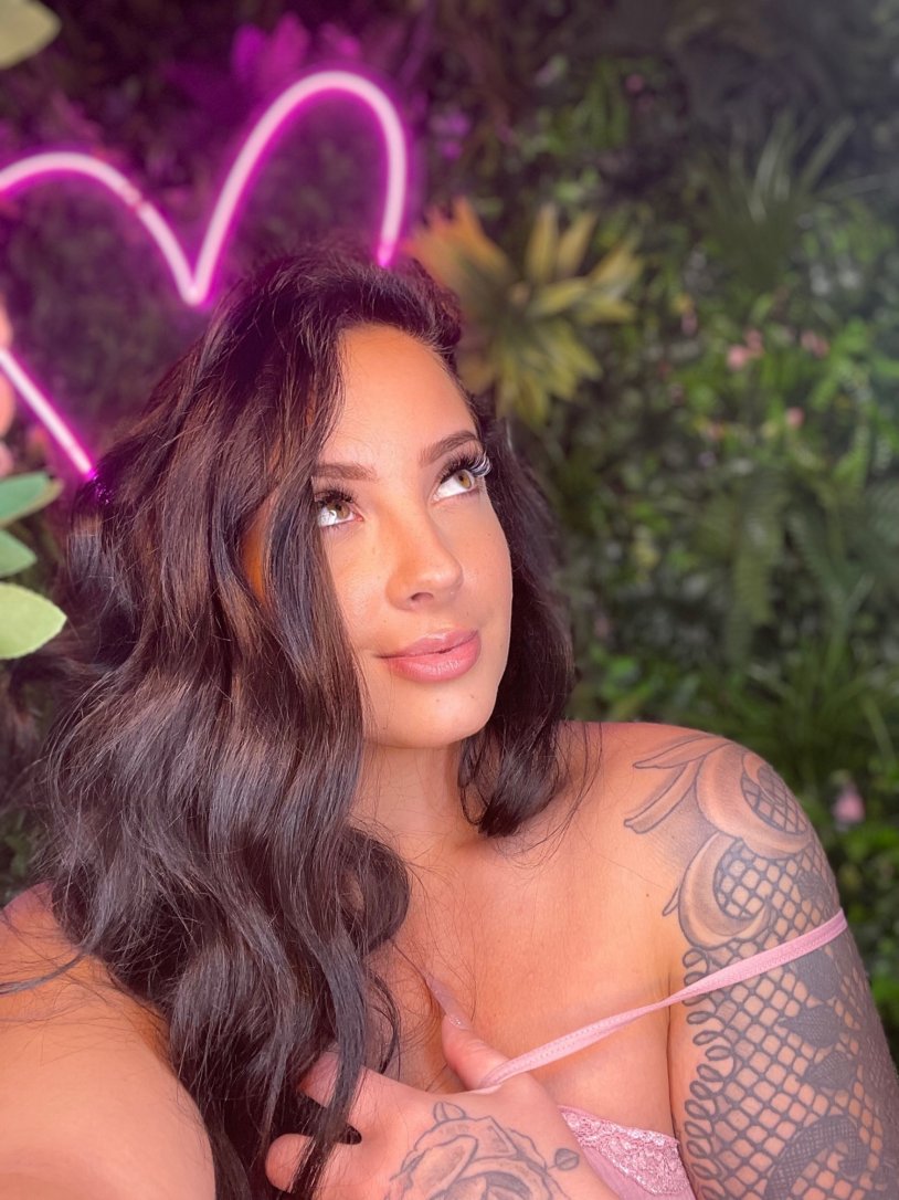 NAOMI FOXX IneDSTORMY