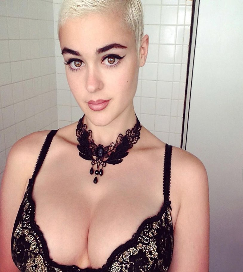 Model plus saz Stefania Ferrario