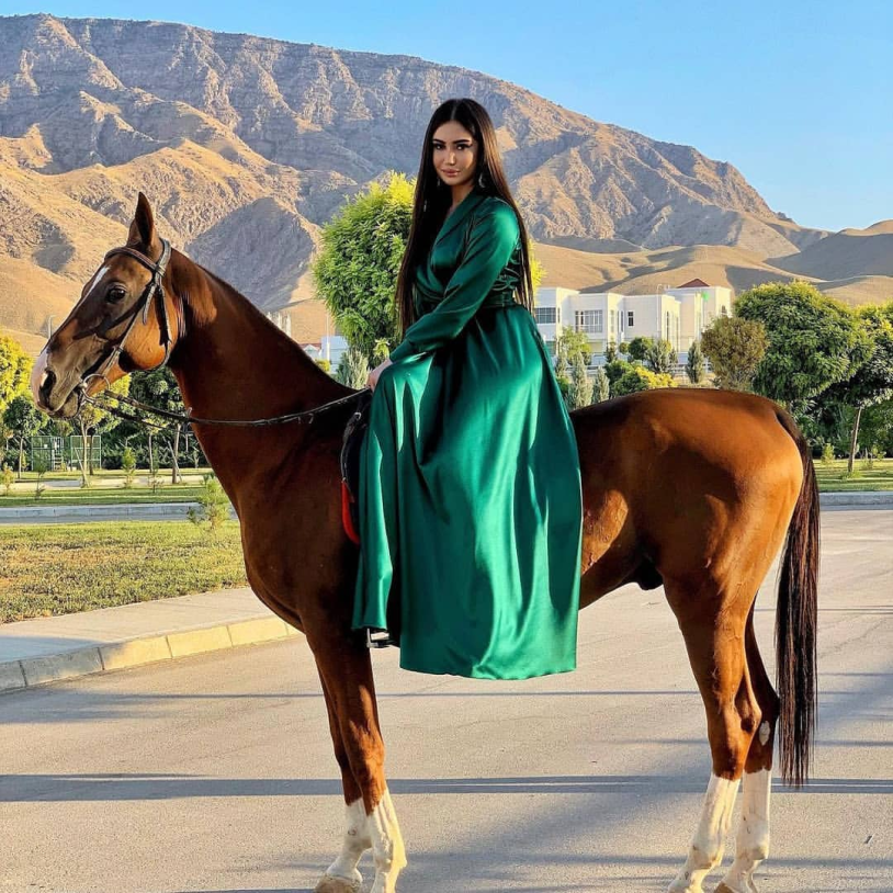 Turkmen horses with girls