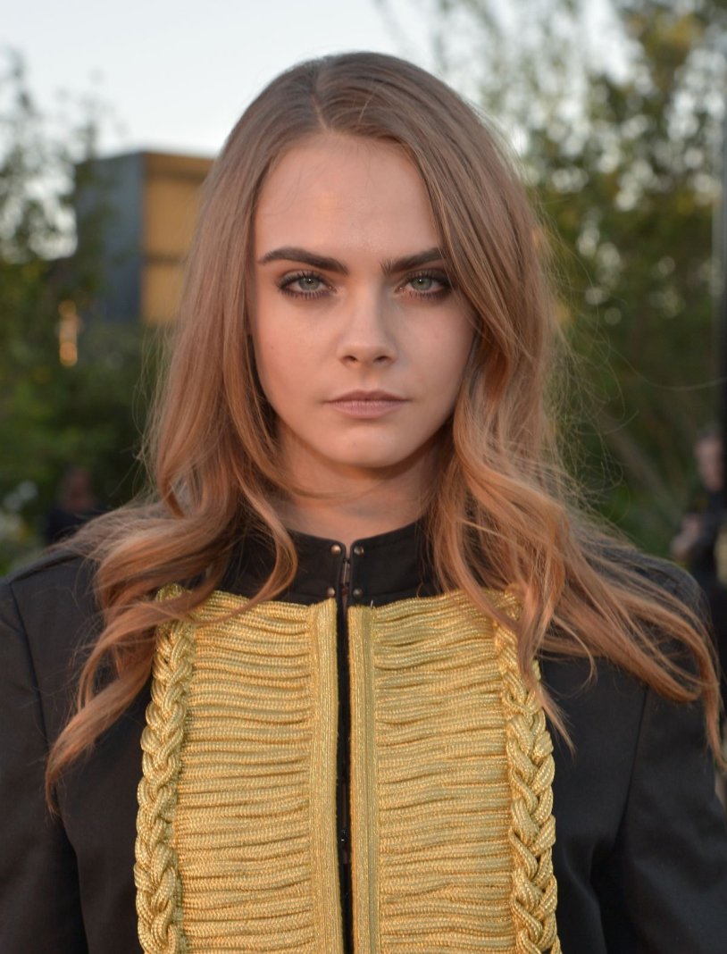 Cara Deleting Burberry London