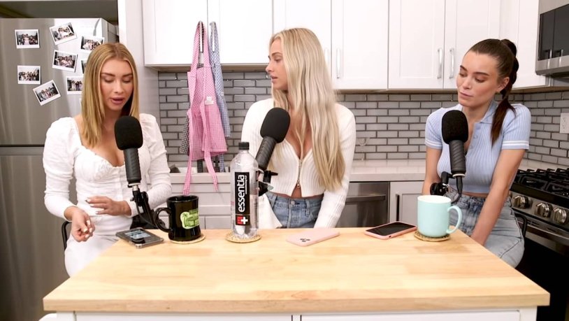 Olivia Davis Osistent Lana Roads