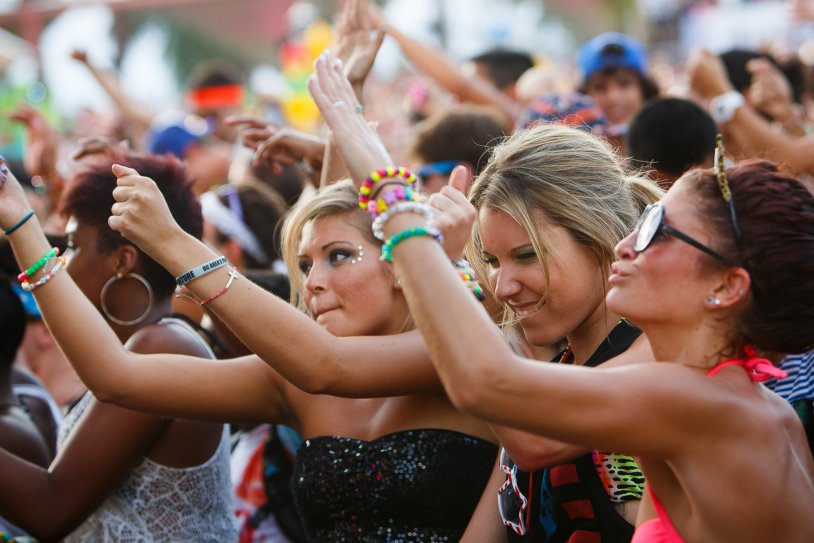 Festival in Mexico on the shore club music