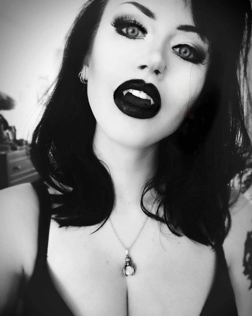 Tumbler girl vampire