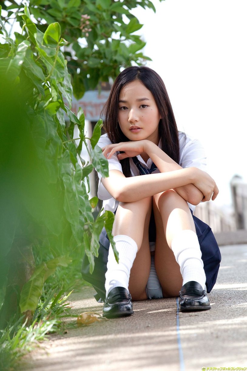 Mature naked Asian Outdoor