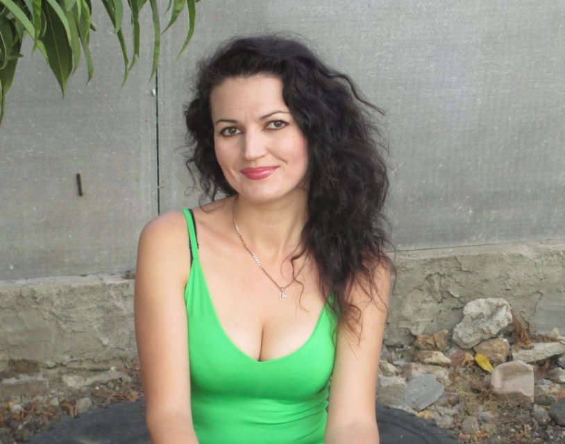 Women's social networks are beautiful 40 years old