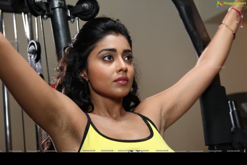 Shriya Saran work out
