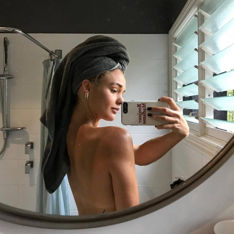 Photoshoot in the bathroom in front of the mirror