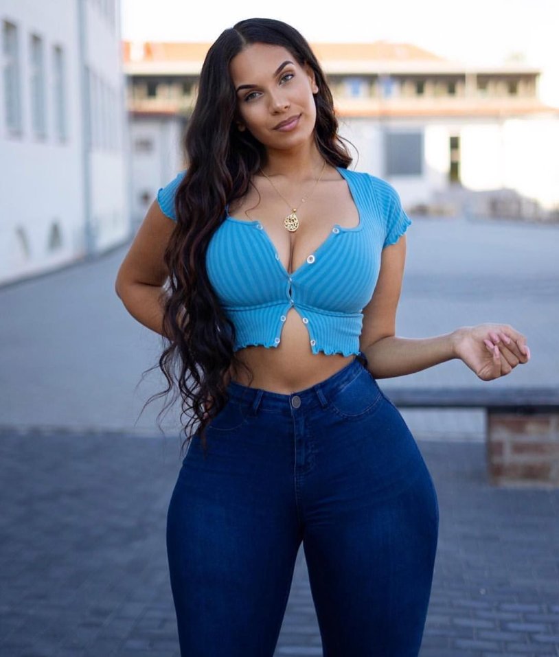 Jessica Juda plus saz