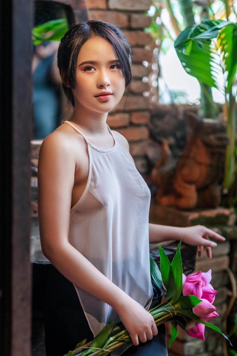 Chinese girls from the village of Guanxi Province