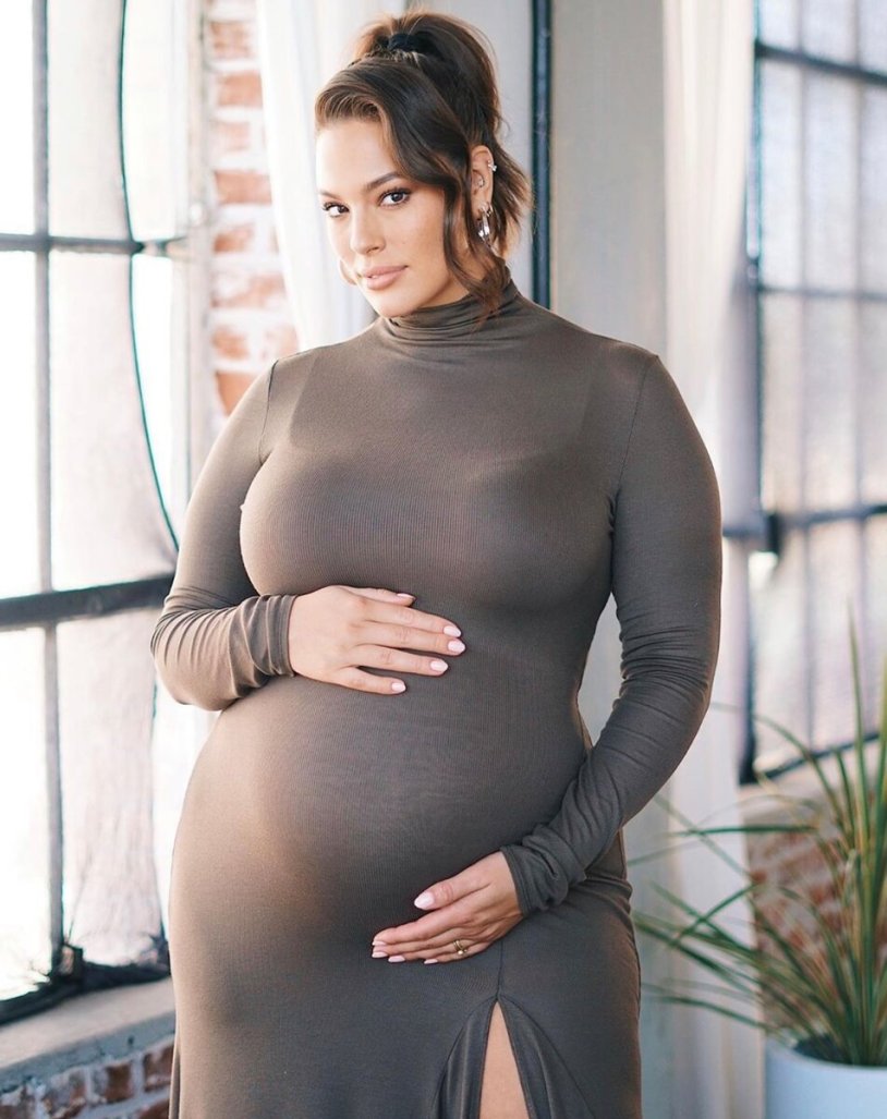 Pregnant Ashley Graham