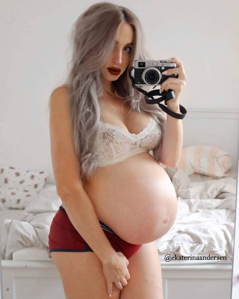 Pregnant Amatura Bellie