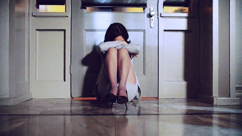 Regina Mills behind the door