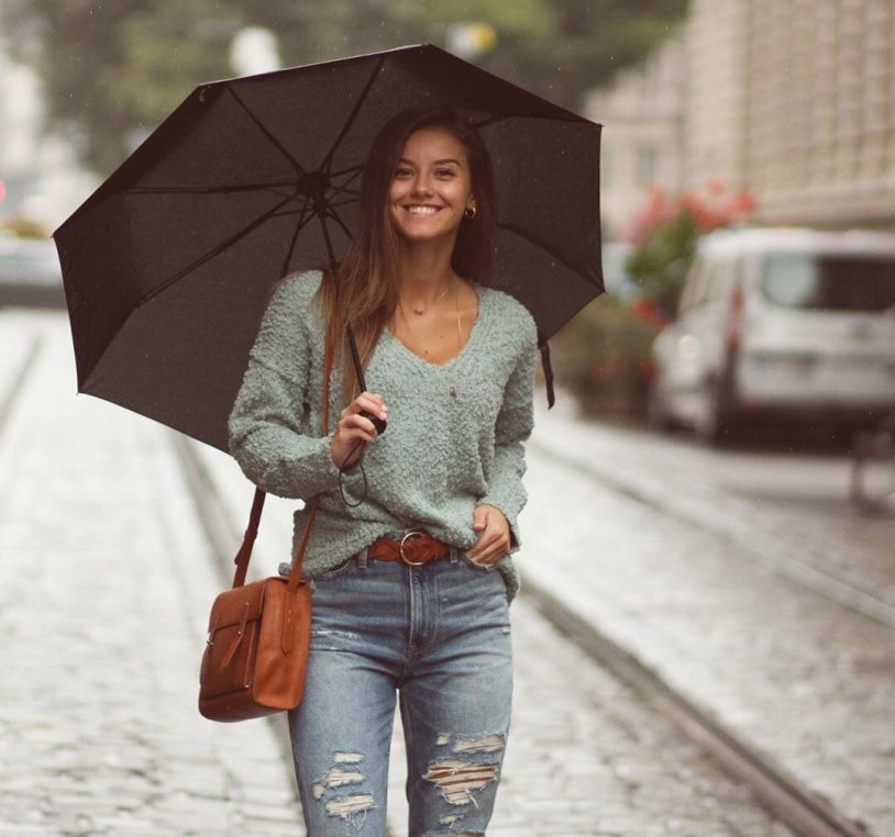 Nicola Cavanis Instagram