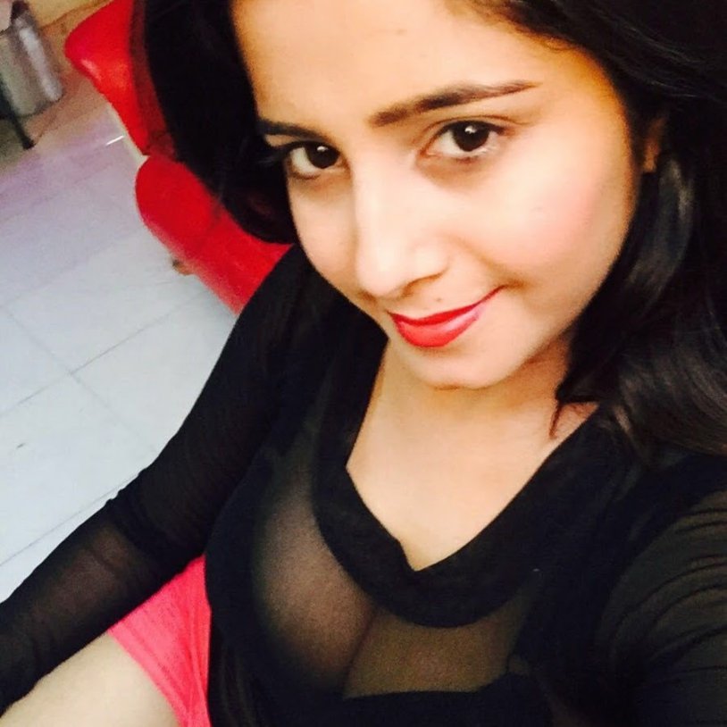Pakistani Girl Selfi