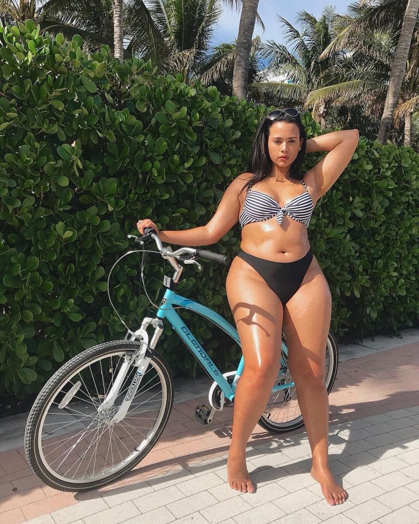 Model Plus Saise Natalia Lorenzo