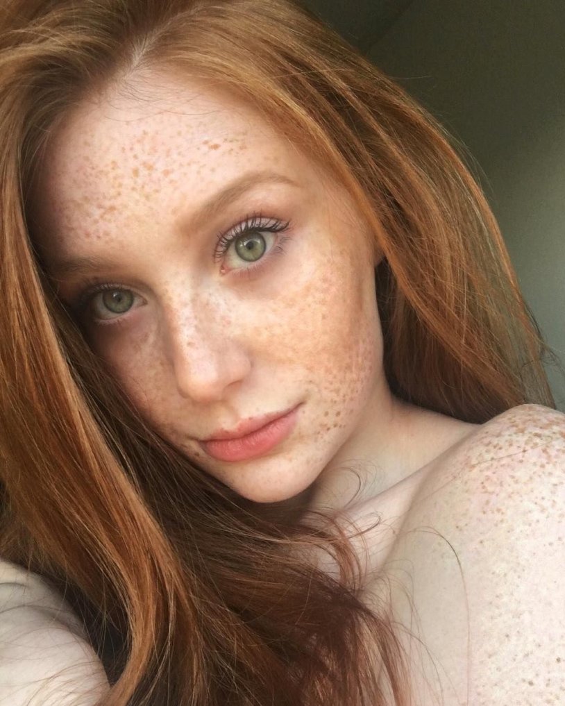 Malova Sofia (red hair, freckles) carpets