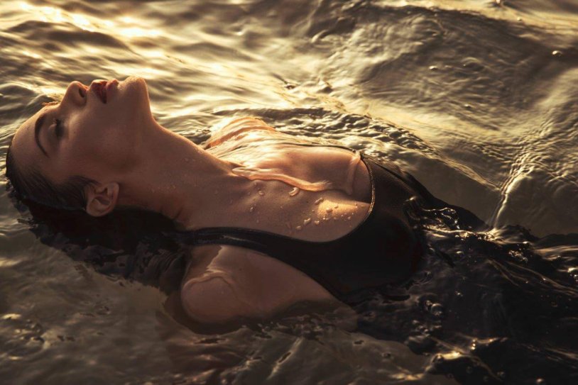 Photo shoots in water