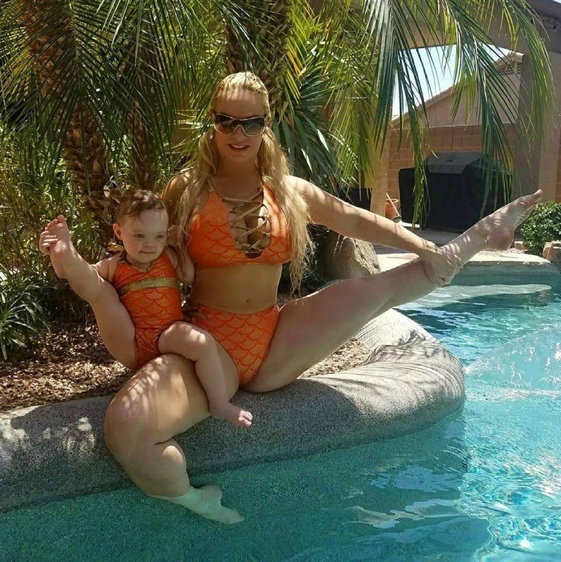 Coco Austin with her daughter
