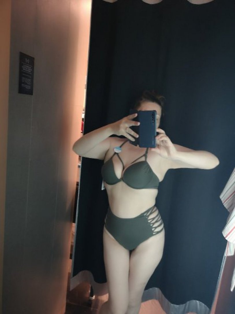 Complete girls in linen selfie