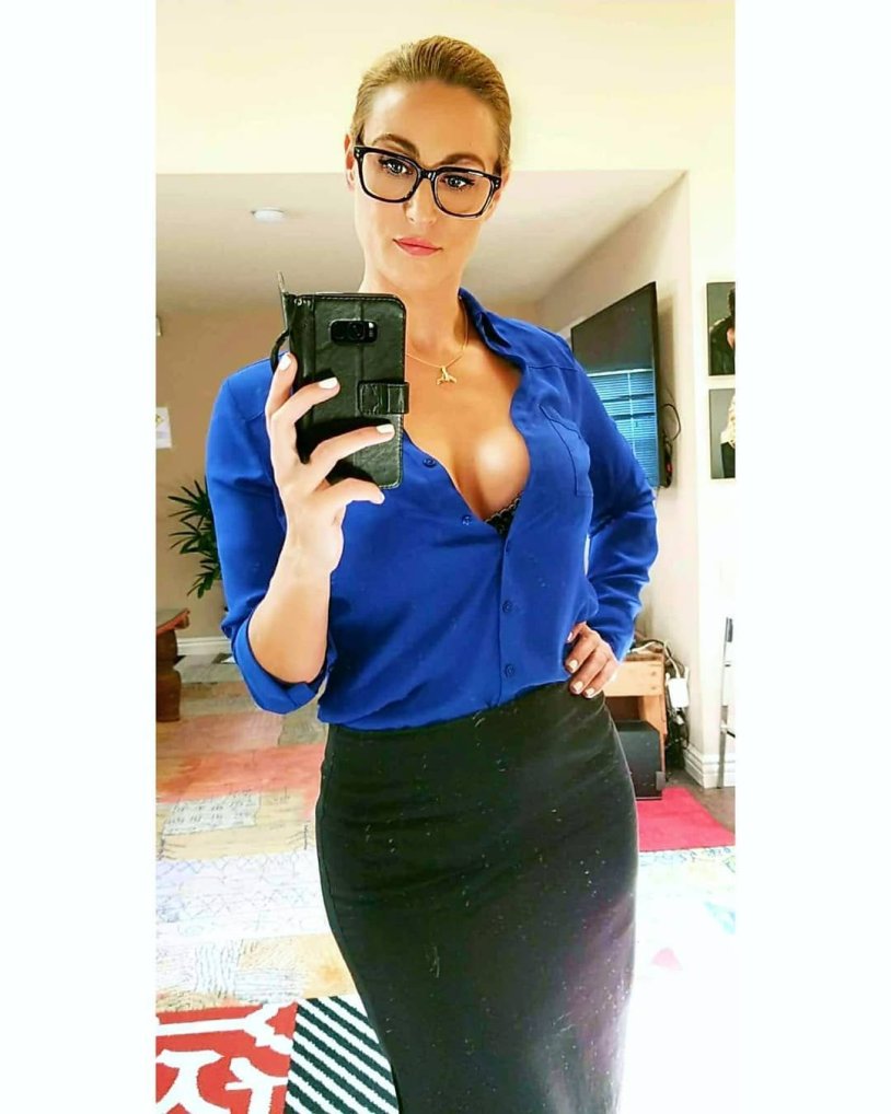 Selfie neckline in the office