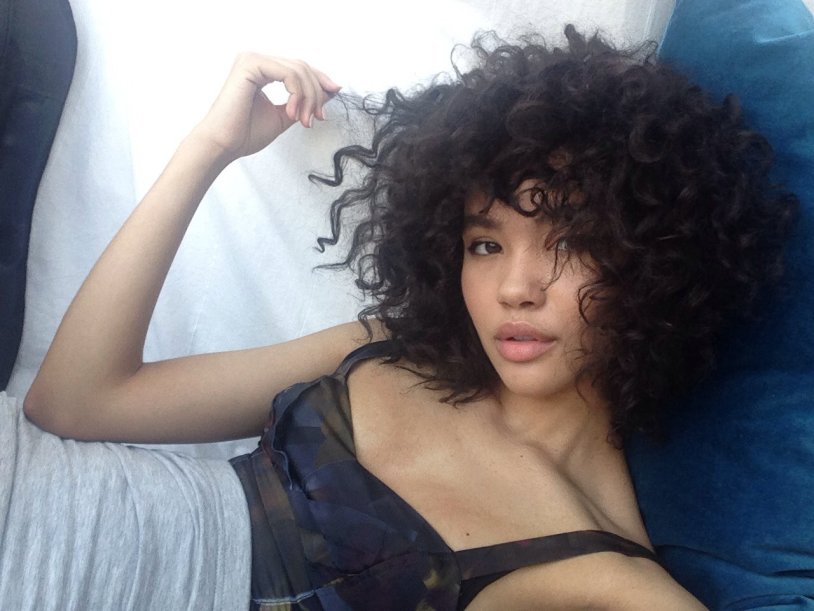 Curly girls with a black square