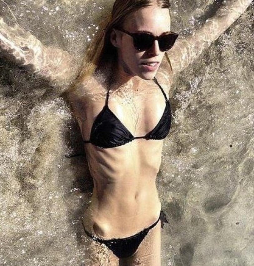 Mathilde Guffes Bikini