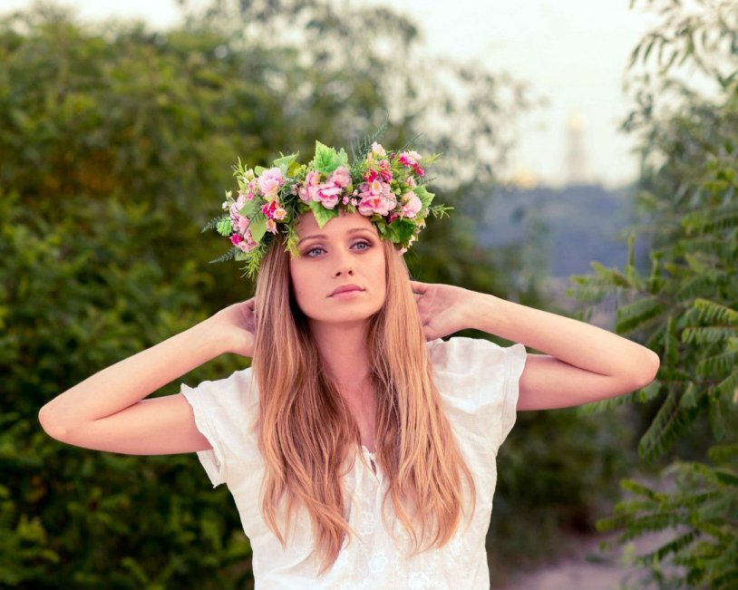 Russian girl with a wreath