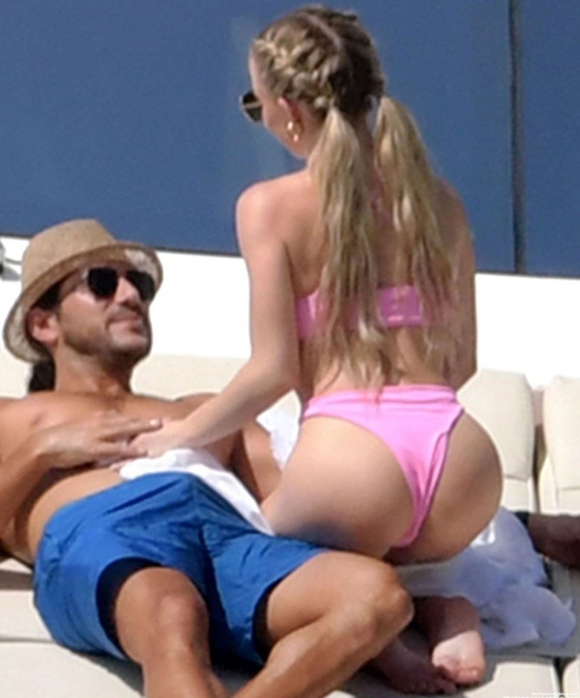 Sydney sweenay stolen photos