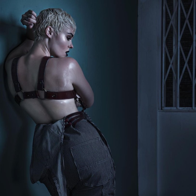 Stefania Ferrario legs