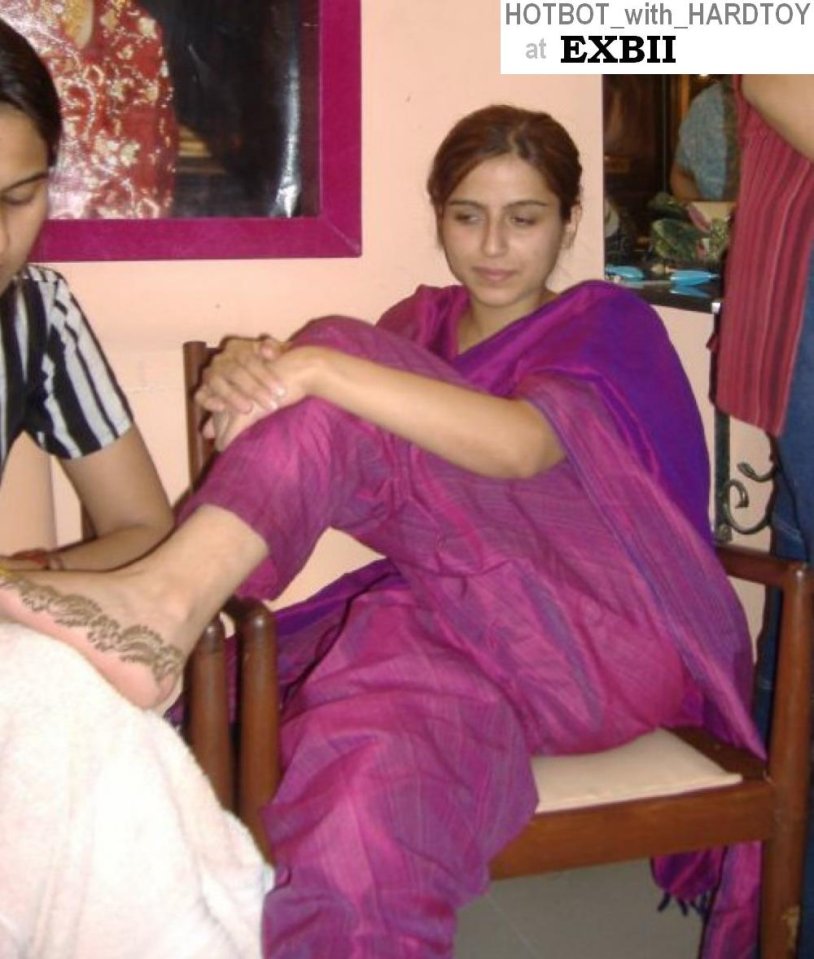 Pakistanka with son pores