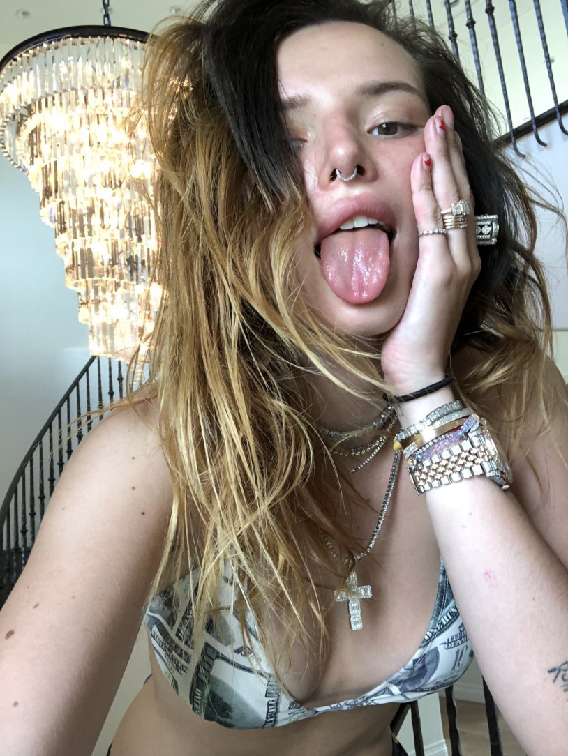 Bella Thorne Language