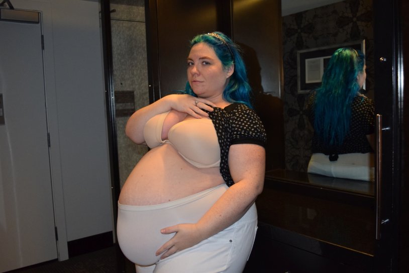 Anorei collins pregnant naked