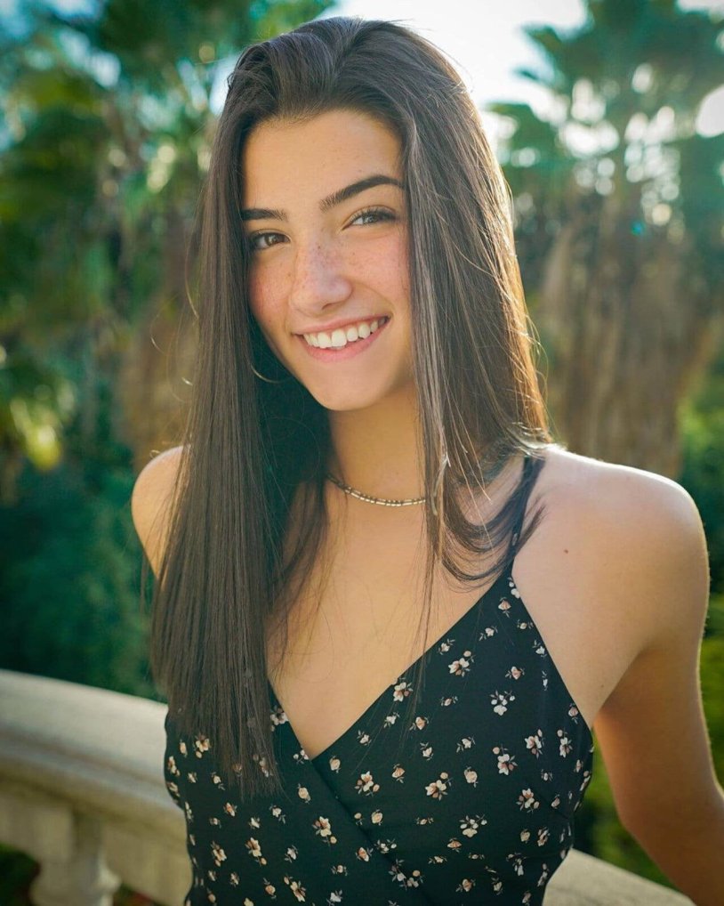 Charlie Damelio Tick current