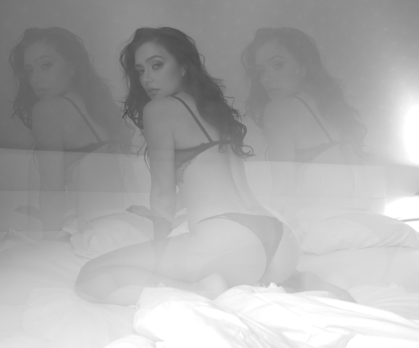 Olga Seryabkina in bed