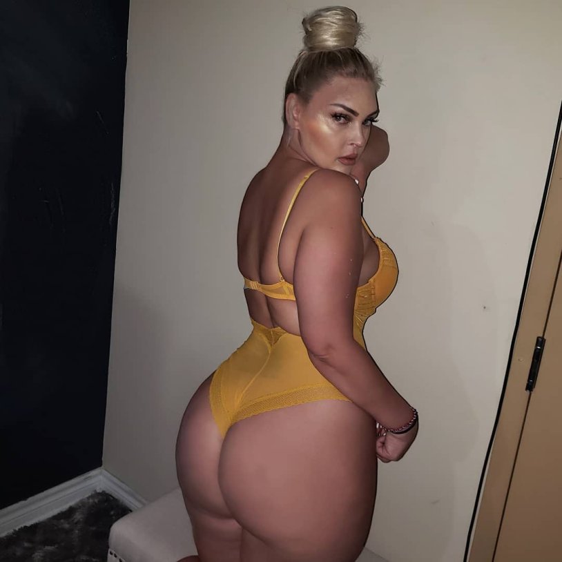 Russian women with magnificent priests