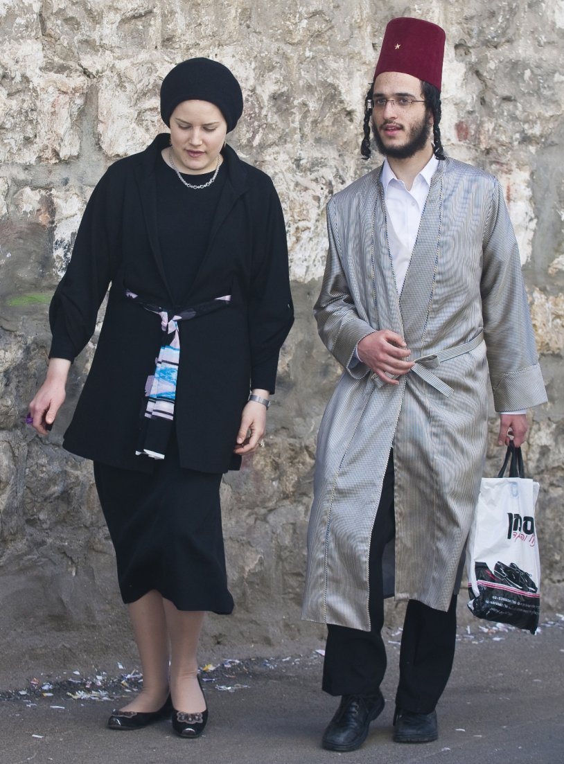 Mea Shearim women
