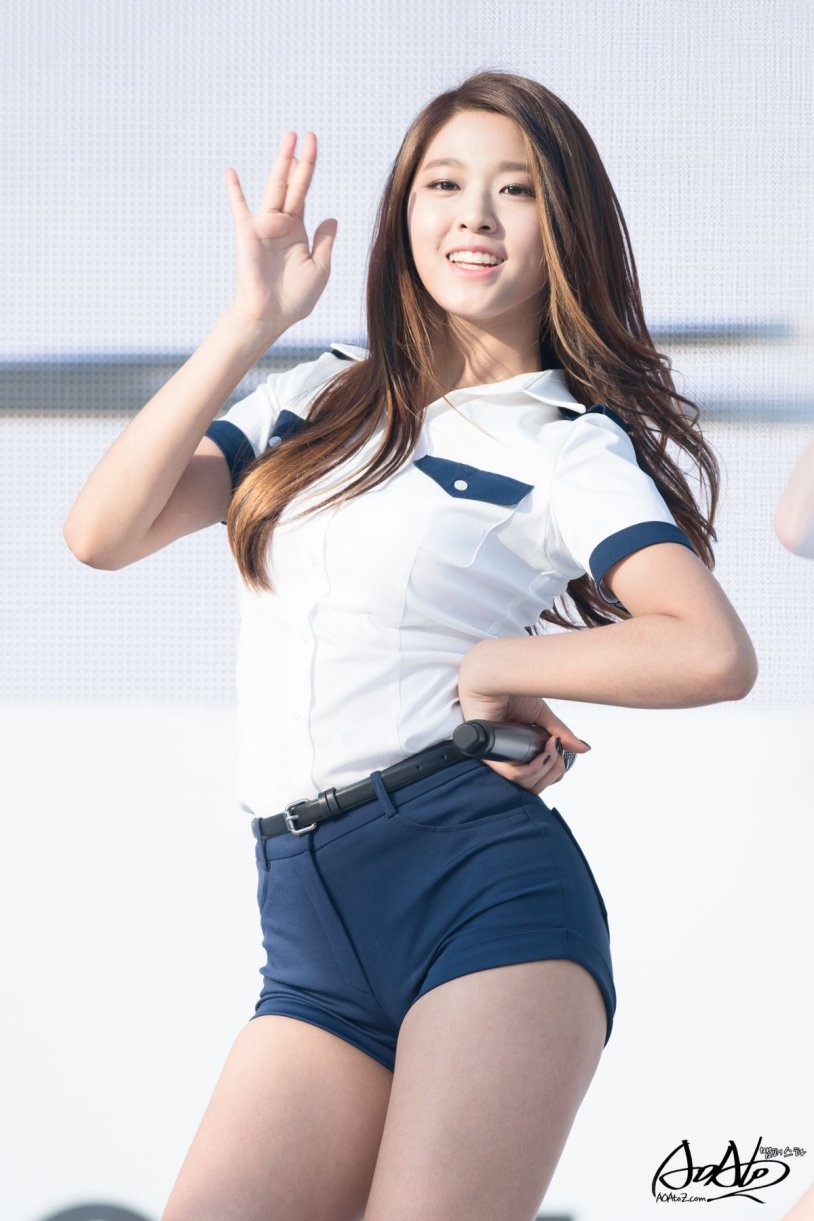 Kim Seolhyun in shorts