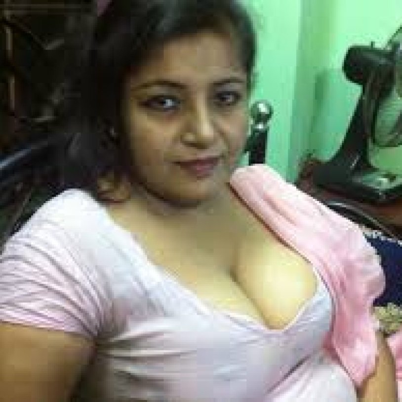 Tamil Aunties Hot Images with huge breasts and with a huge bust