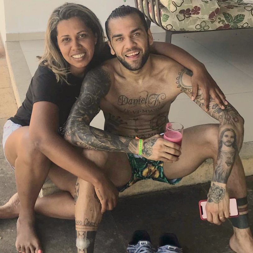 Dani Alves with his wife