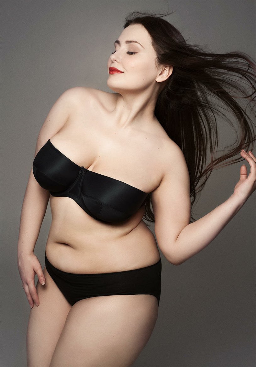 Anna Abramova plus saz