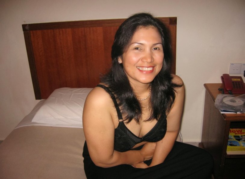 Naked mature Indonesia