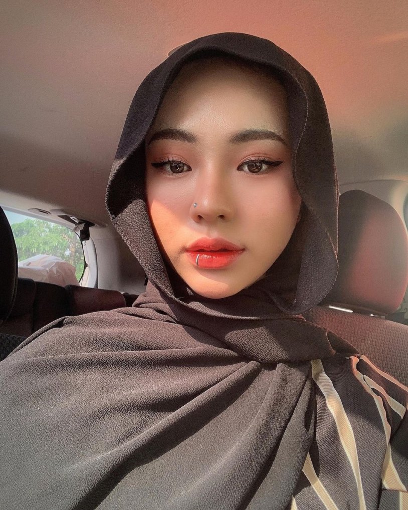 Hijab Crot Dimuka Selfi