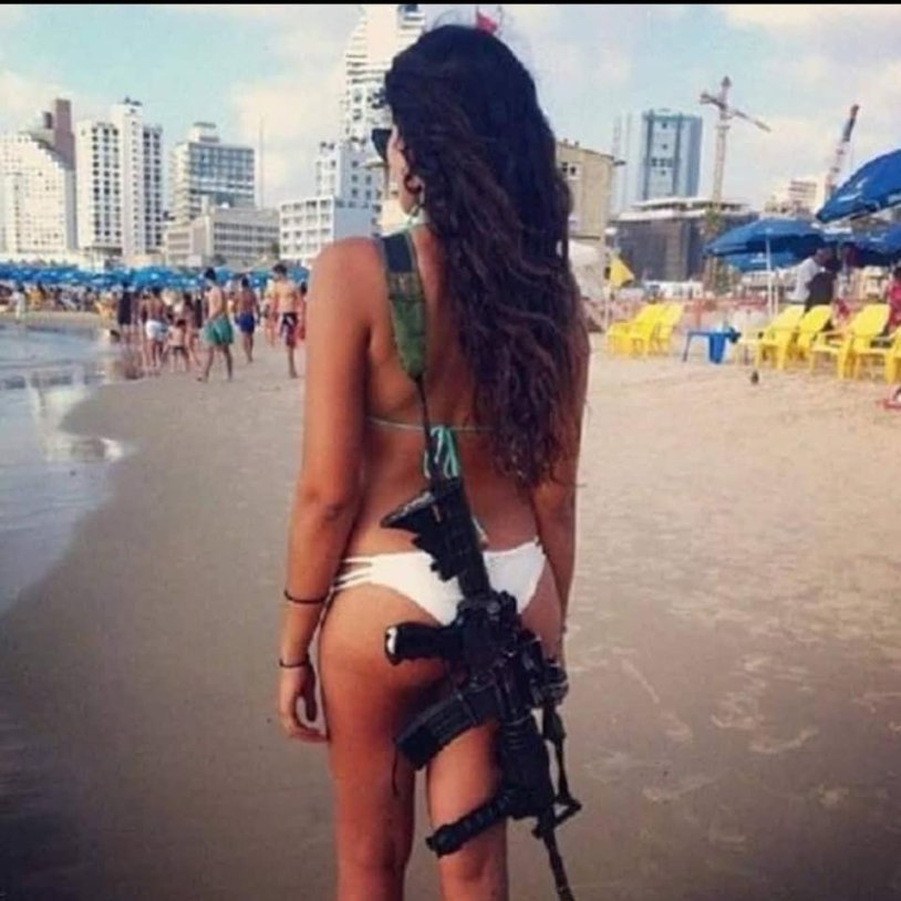 Girls of the Israeli army on the beach
