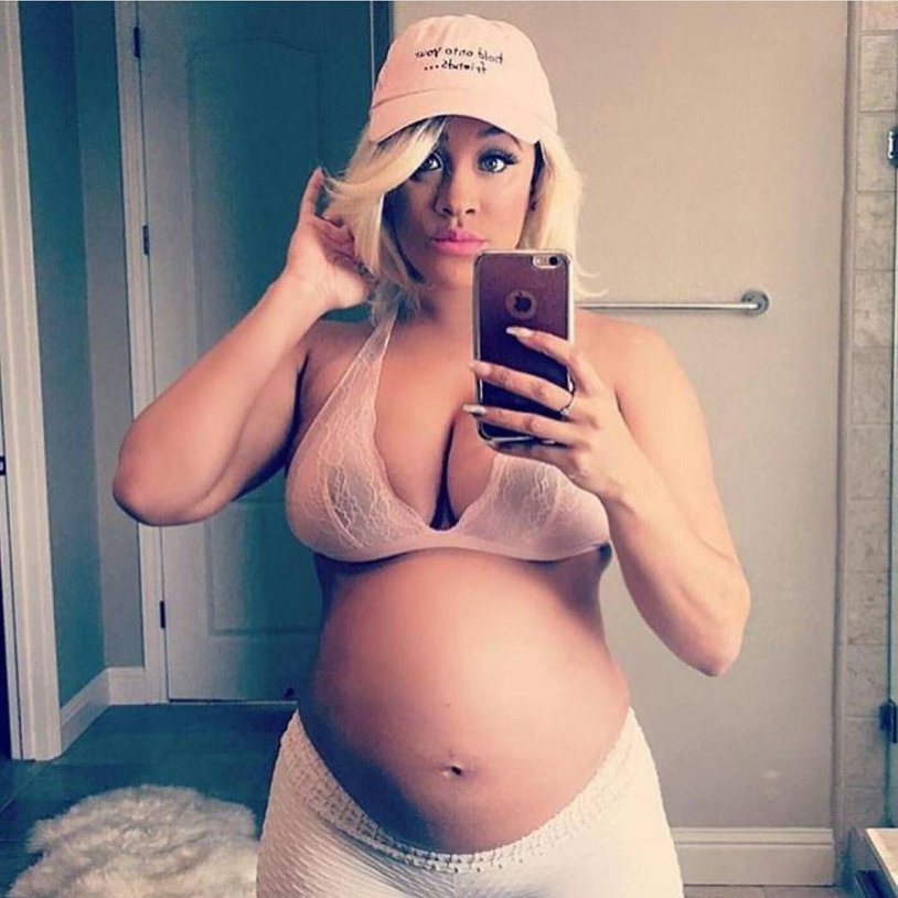 Bella Larsen Pregnant
