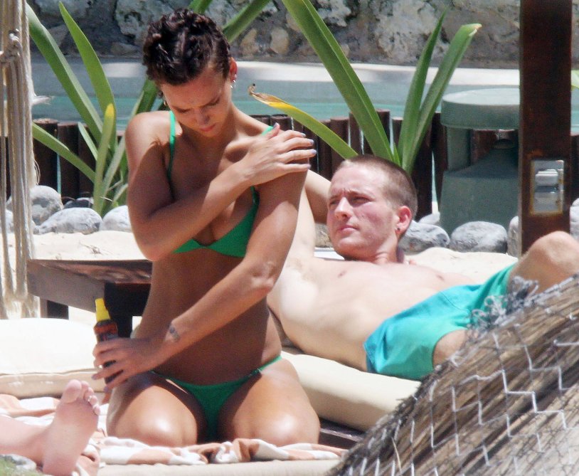 Rachel Cook (Rachel Cook) on the beach in Tulum
