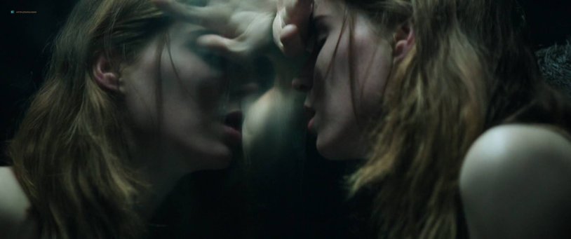 Runi Mara bed scenes