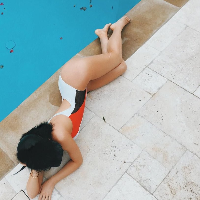 Kylie Jenner lies on his stomach