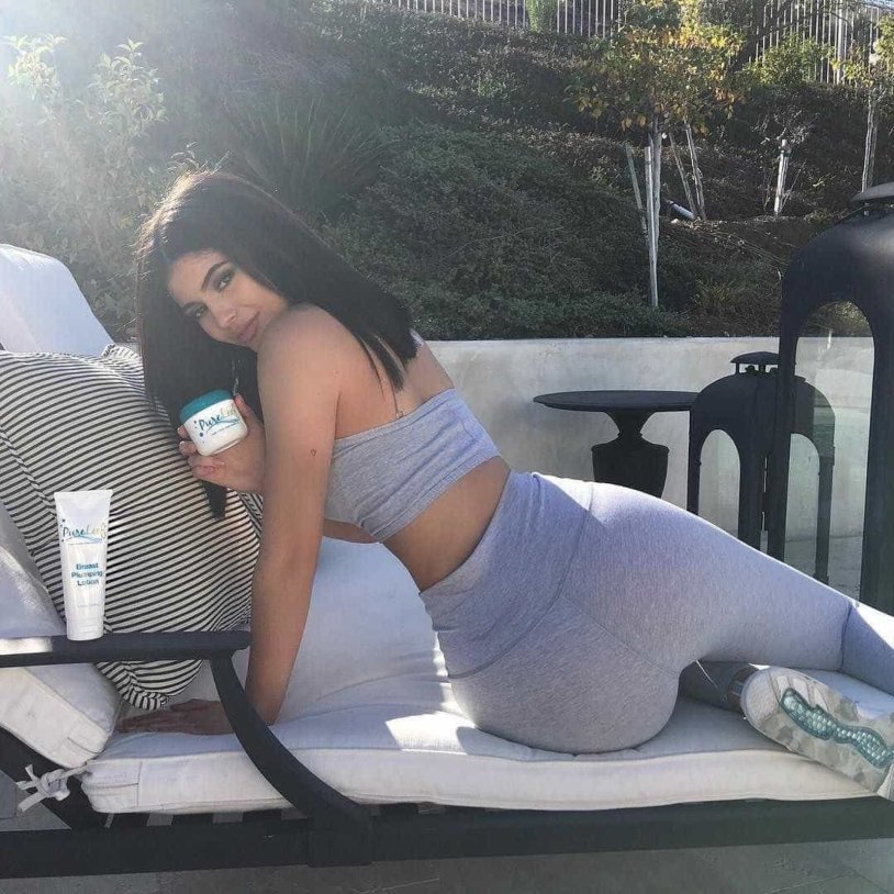 Kylie Jenner 23