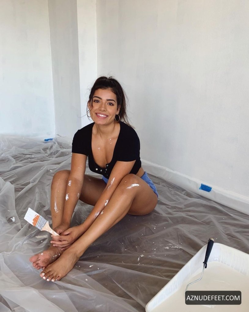 Daniella vinitz legs